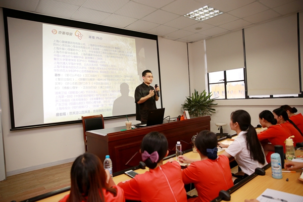 顧歌博士.JPG